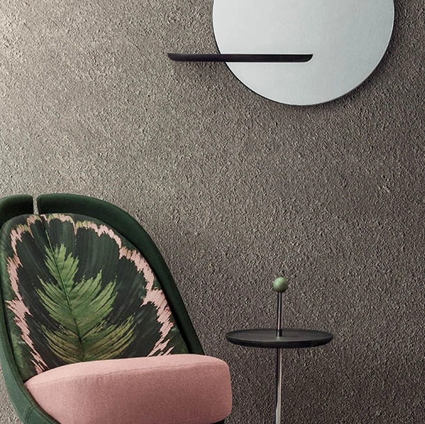 Tavolino Contralto con piano in frassino, struttura in metallo e base terrazzo di Pianca