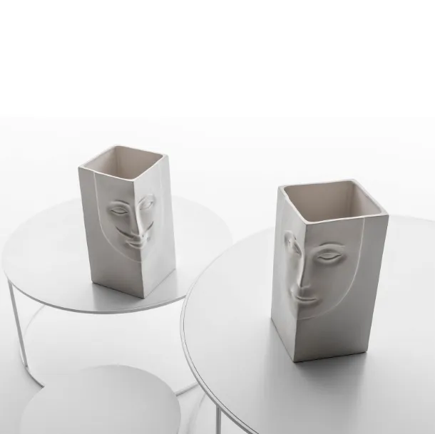 Vaso in ceramica con viso Ginevra & Artù di Adriani e Rossi