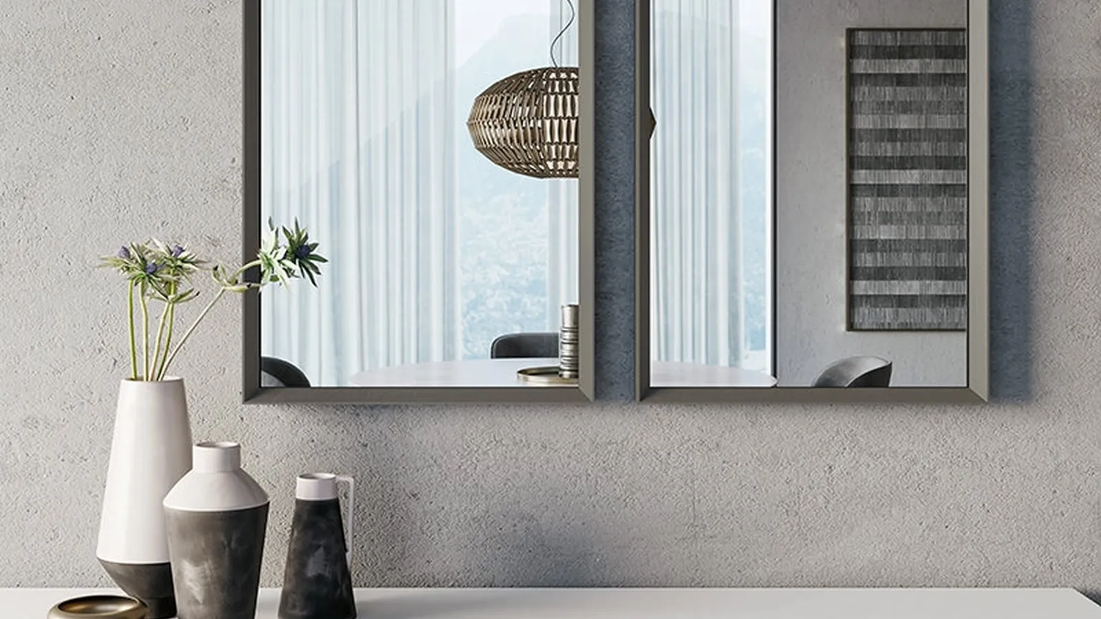 Specchio Slash con cornice in laccato di Dall'Agnese