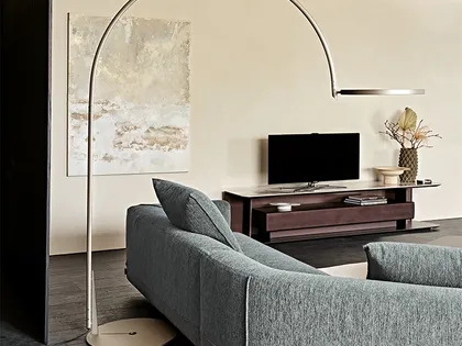 Lampada da terra con struttura in acciaio Arx di Cattelan Italia