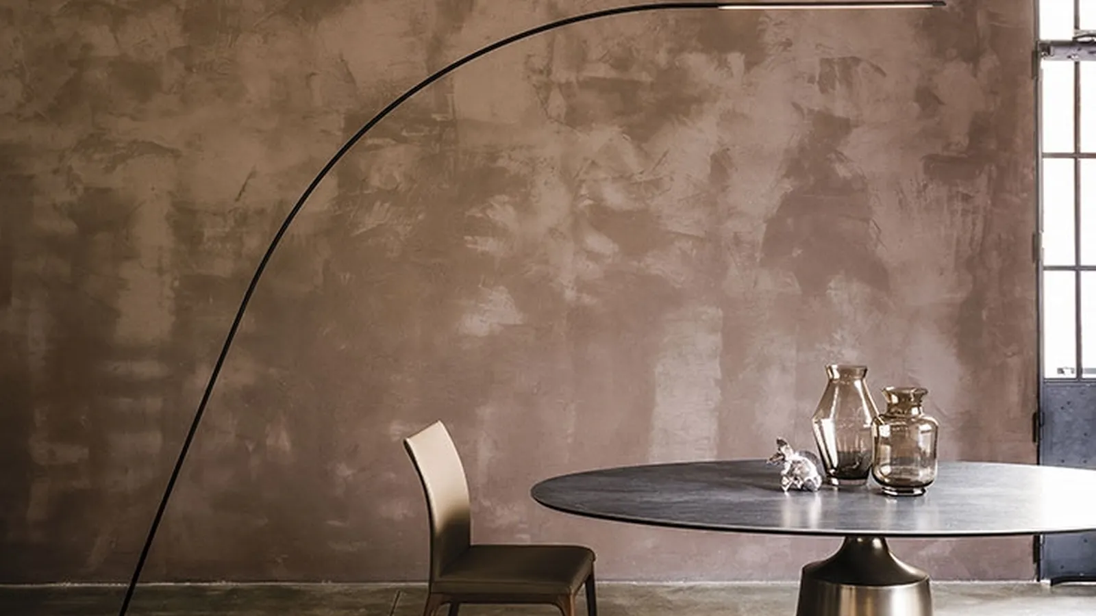Lampada da terra sottile in acciaio verniciato nero Lampo di Cattelan Italia