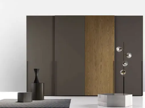 Armadio con ante scorrevoli Libeccio S176 in laccato e impiallacciato rovere di Moretti Compact Giorno Notte