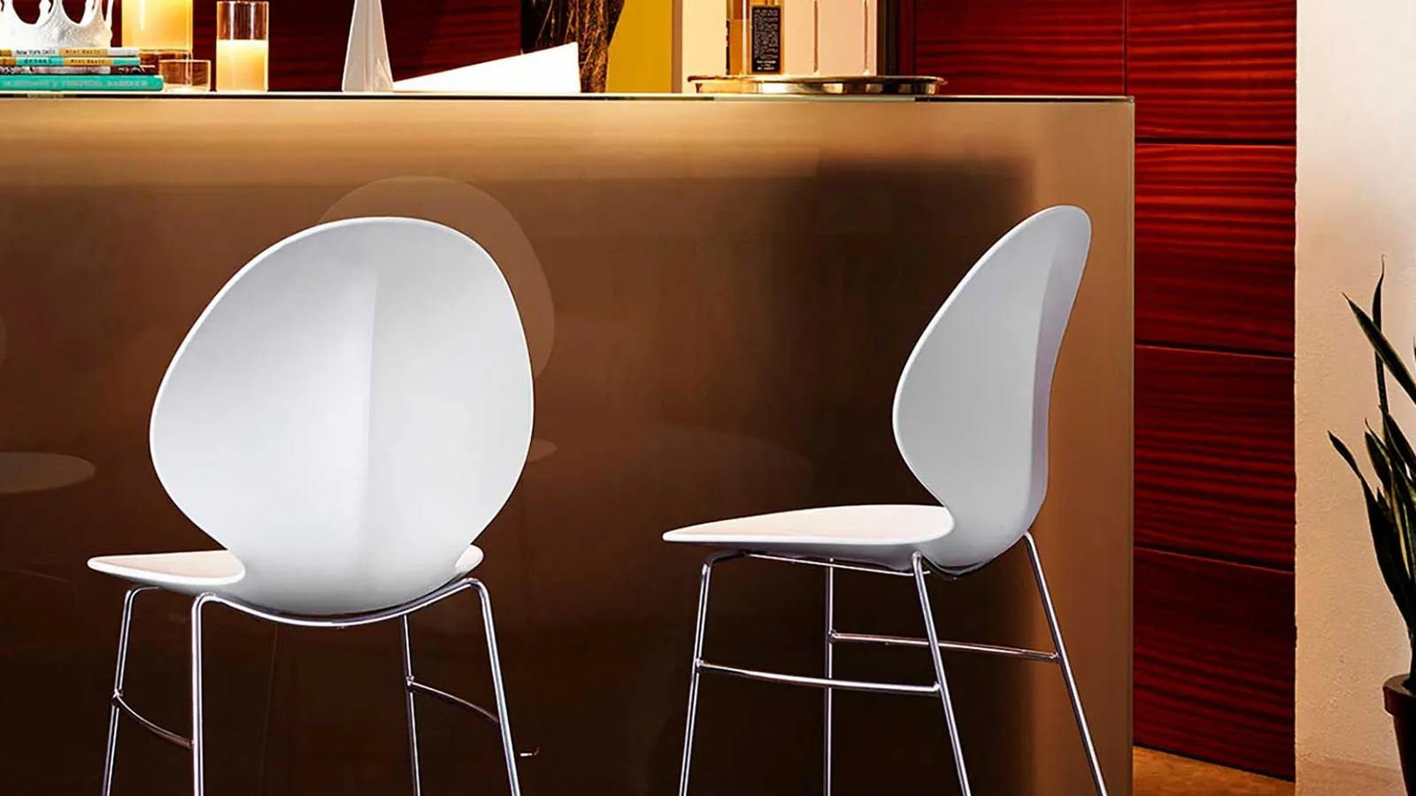 Sgabello regolabile in polipropilene Basil di Calligaris