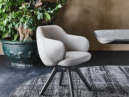 Sedia girevole in pelle Bombè di Cattelan Italia