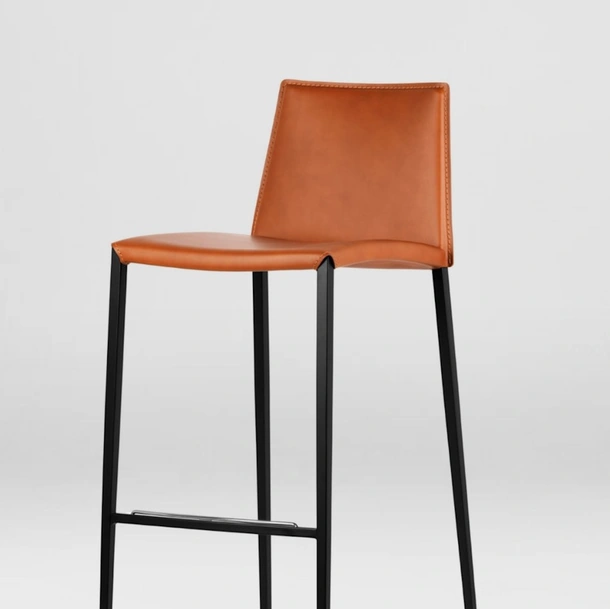 Sgabello Aida in cuoio rigenerato di Calligaris