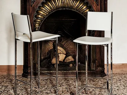 Sgabello in acciaio cromato e cuoio Alessio di Cattelan Italia