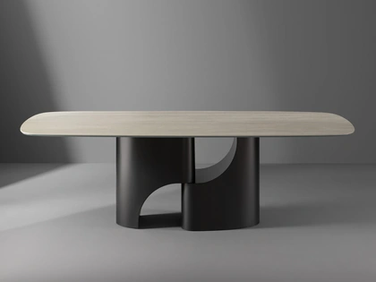 Tavolo Taijitu con top in ceramica di Bonaldo