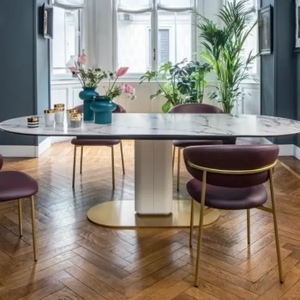 Tavolo Cameo in ceramica di Calligaris