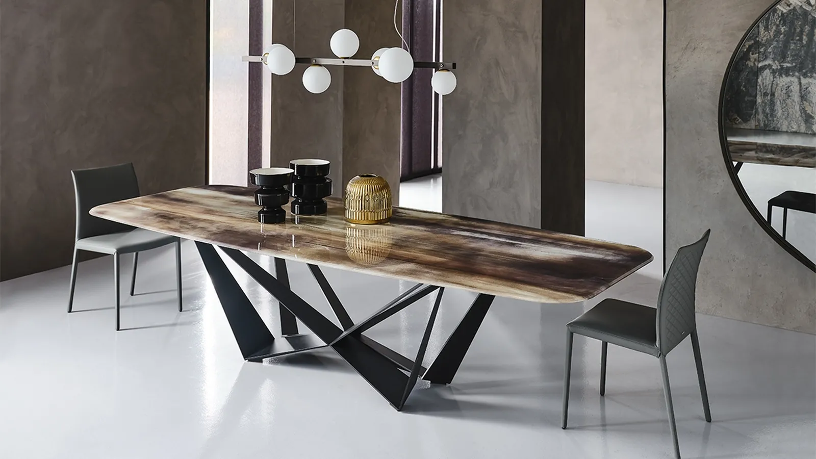 Tavolo con base in metallo e piano in cristallo con stampa artistica Skorpio Crystalart di Cattelan Italia