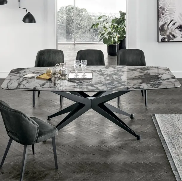 Tavolo Halley con piano in gres e base in metallo laccato antracite di Tomasella