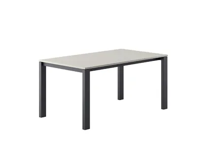 Tavolo Sinfonia con piano in laminato e struttura in metallo di Veneta Cucine