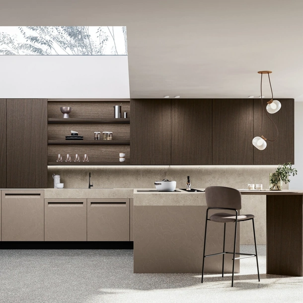 Cucina Moderna con penisola Tekna 02 in pet e noce di Arredo3