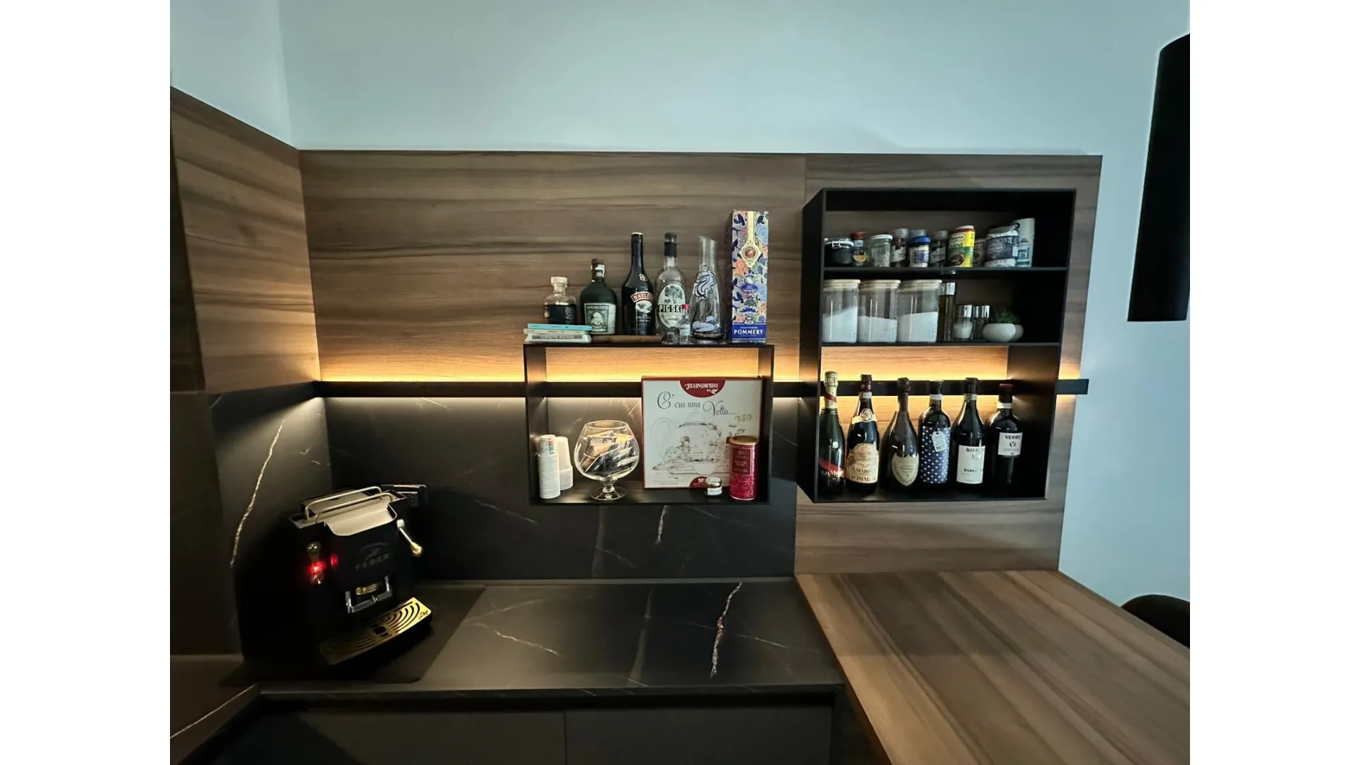 Cucina accogliente dal carattere deciso