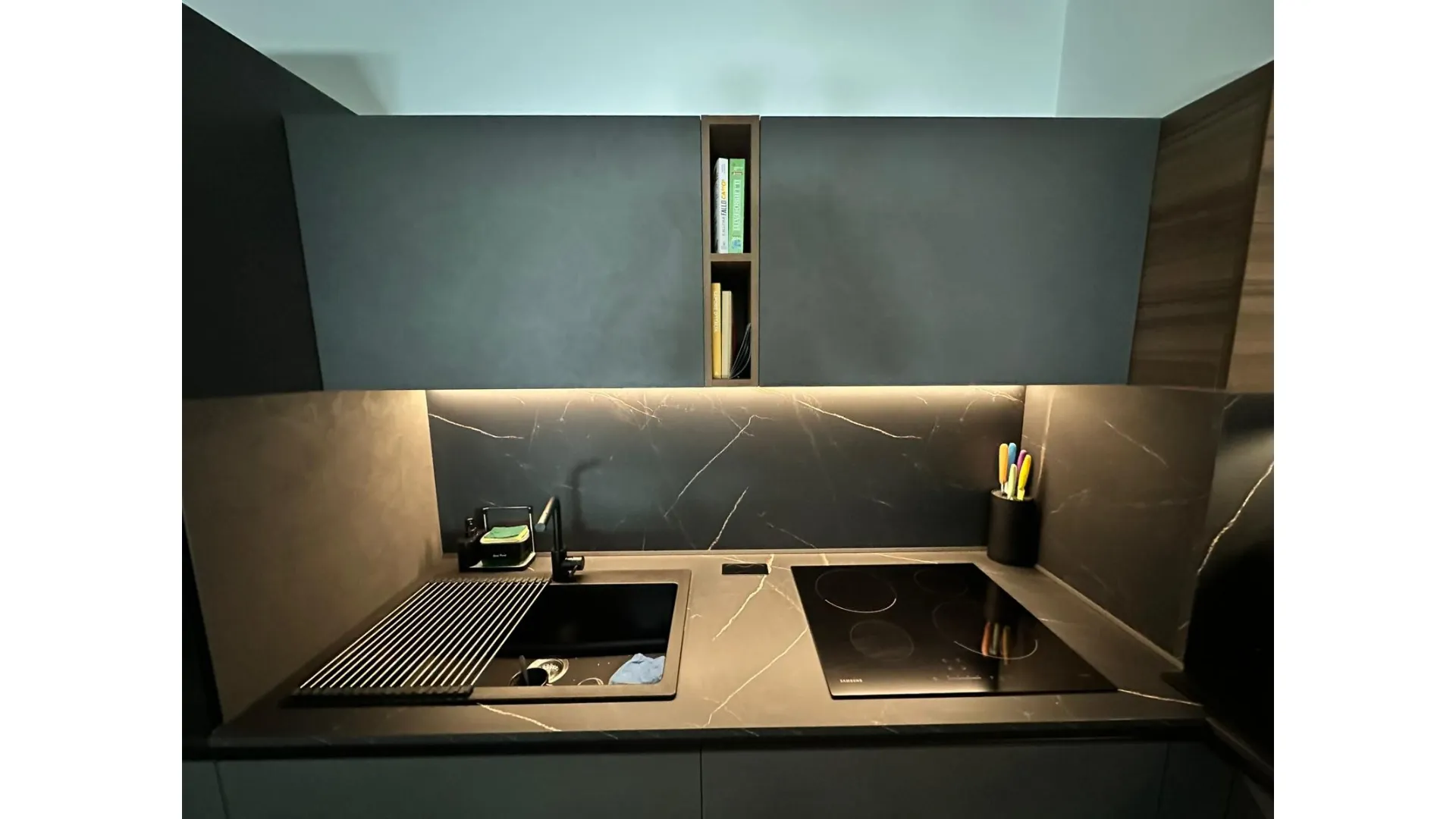 Cucina accogliente dal carattere deciso