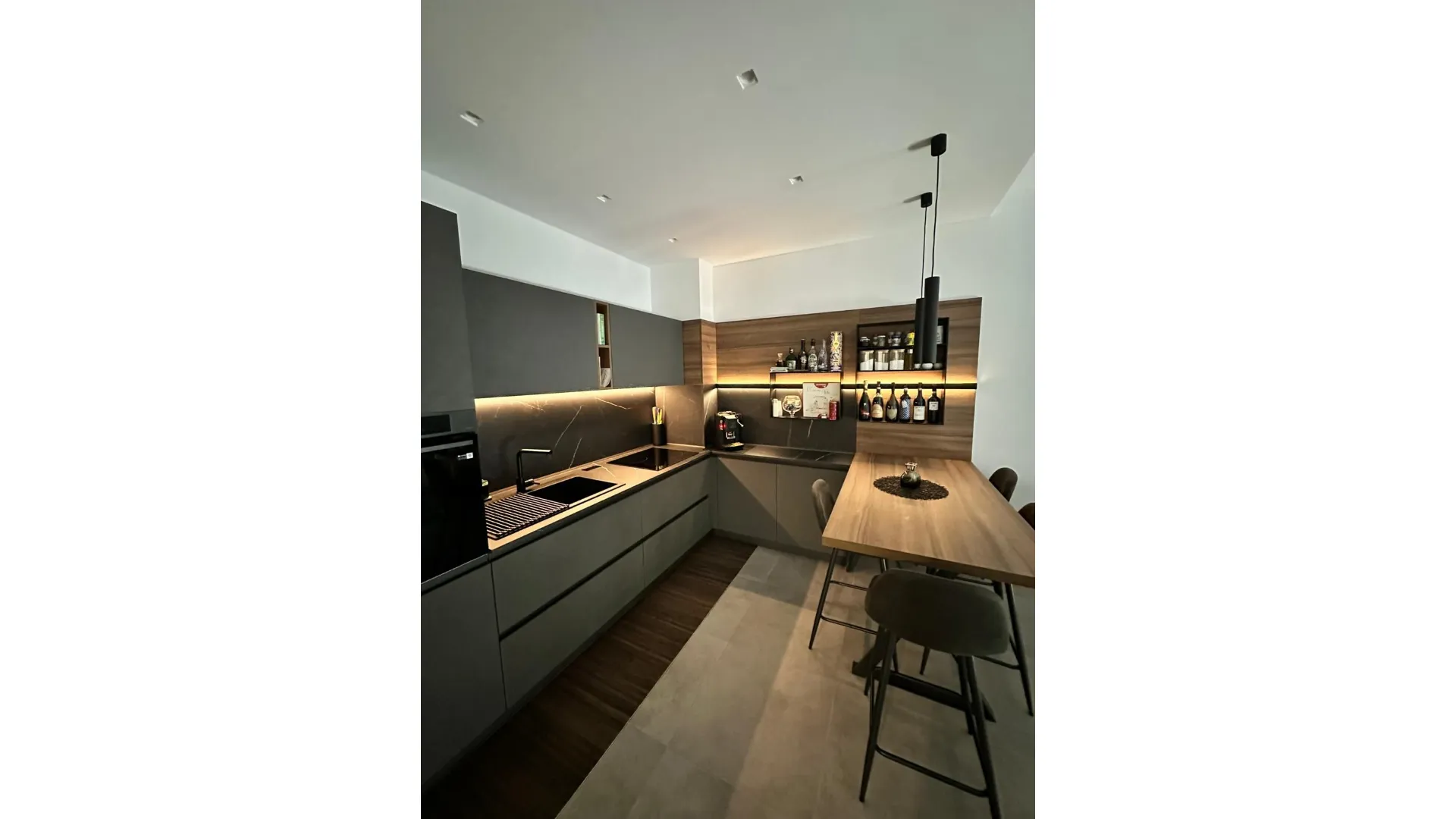 Cucina accogliente dal carattere deciso